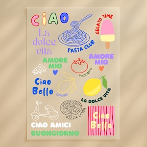 Könnte beinhalten: Ein rechteckiger Aufkleberbogen mit farbenfrohen Illustrationen und Texten wie Ciao, La dolce vita, Pasta Club, Gelato Time, Amore Mio, Pomodoro, Limone, Ciao Bello, Pizza Lover, Ciao Amici, Buongiorno und Ciao Bella sowie Symbolen von Pasta, Eis, Tomate, Zitrone, Roller und Pizza.