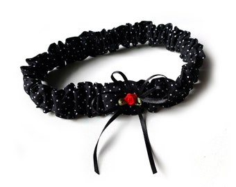 Garter dots black rose