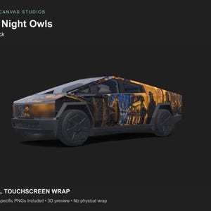 Könnte beinhalten: Eine digitale Touchscreen-Folie für einen Cybertruck mit dem Noir Night Owls-Design. Die Grafik zeigt eine dunkle, atmosphärische Szene mit Figuren in Trenchcoats vor einer Stadtkulisse in den Farben Orange, Gelb und tiefem Blau.