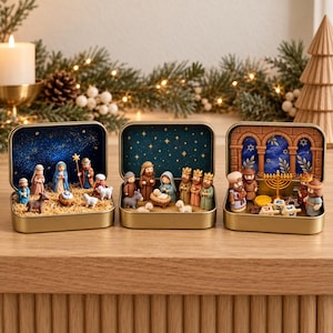 Mini julkrubba i plåt med julmotiv, religiös figur, juldekoration, minnessak, present