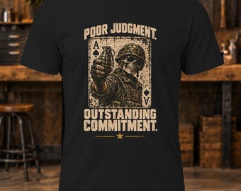 Camiseta "Mal juicio, compromiso excepcional" – Camiseta con estampado de esqueleto militar para hombre