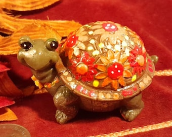 Adorable Little TURTLE Tortoise Desk Buddy Gifts Garden Pool Decor Porch Pond Office Home Small Spaces Travel Kids Themes