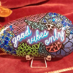 Good Vibes Only Positive Motivational Rock Desk Decor Gifts for Friends Encouragement Baskets Collections Garden Shelf Trinkets Kindness