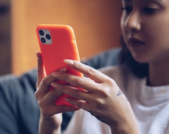 ¡Brillante! Funda para iPhone en color naranja neón - Funda para iPhone 12 mini, iPhone 12/12 Pro, 12 Pro Max, 11, 11 Pro, 11 Pro Max XR // Funda en color naranja neón