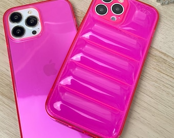 スクイーズ! ネオンピンクのパファー iPhone ケース - iPhone 15