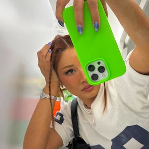 Neon Grün MagSafe Handyhülle - iPhone 15 Hülle, iPhone 14 Case 13 Hülle, iPhone 12 Pro Max iPhone 11 Pro Max Hülle / Neon Grüne Silikonhülle
