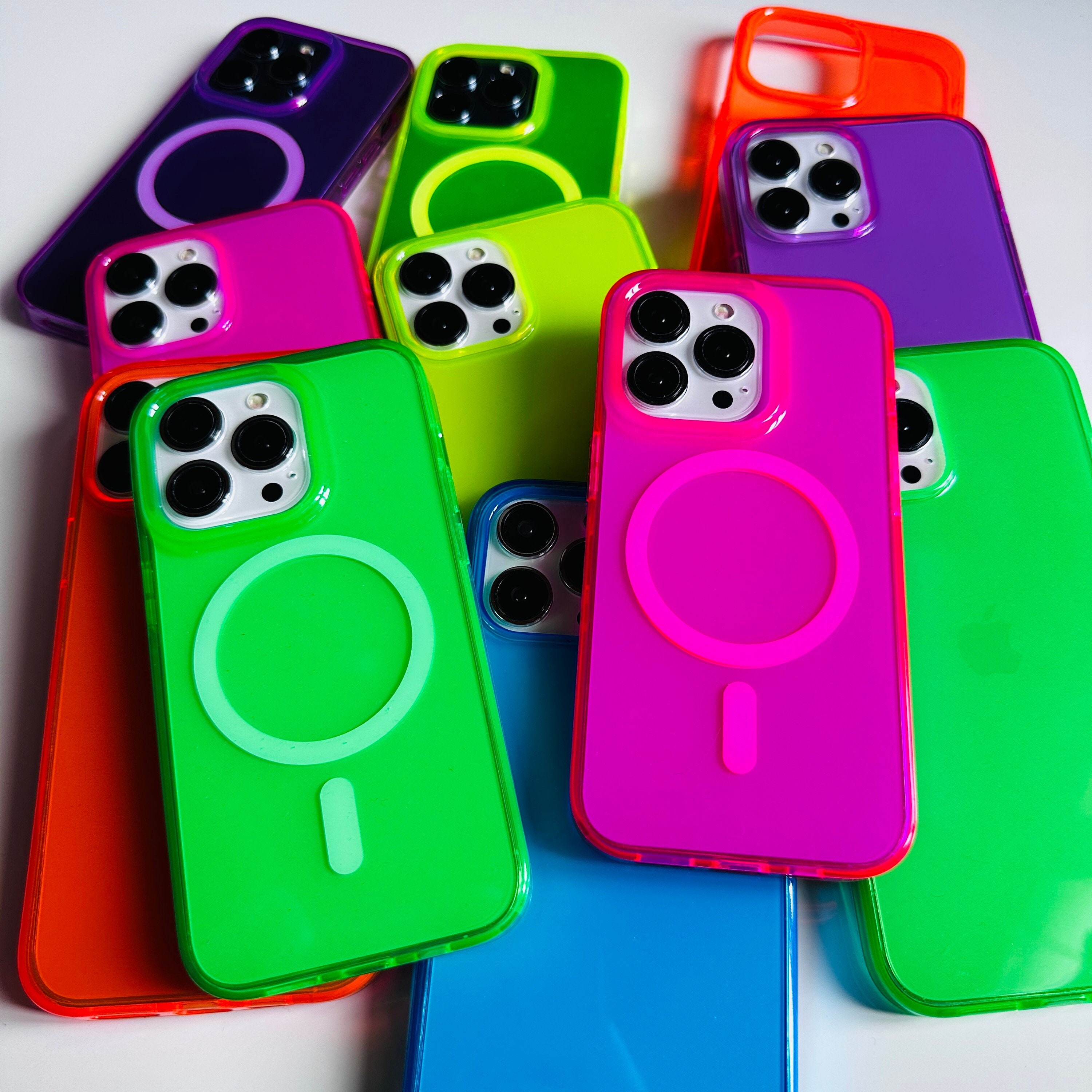 iPhone 16 Pro Impact Case ネオンピンク iPhone 16 Pro Impact Case ネオンピンク iPhone 16 Pro Impact Case