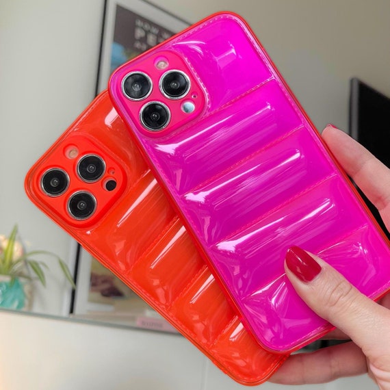iPhoneアクセサリー THE PUFFER CASE iPhone13iPhone14iPhone15 SQUISHY! Neon Pink Puffer iPhone Case - iPhone 15 Case