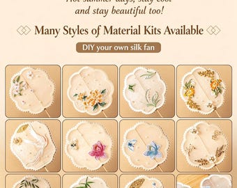 Op de afbeelding: Een verzameling DIY-materiaalsets voor zijden waaiers met diverse geborduurde ontwerpen, waaronder bloemen, vogels, vlinders en een panda. De tekst luidt: Hot summer days, stay cool and stay beautiful too! Many Styles of Material Kits Available. DIY your own silk fan.