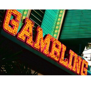 Stadt Fotografie - Downtown Las Vegas &quot;Gambling&quot; Neon Lichter Fotografie - 5 x 7 mattiert Metallic-Druck