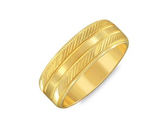 14K Gold Diamond Cut Sides Wedding Band. 7mm