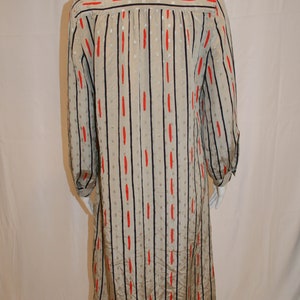 Vintage 1970s Shirtwaist Naby and Red Graphic Pattern image 5