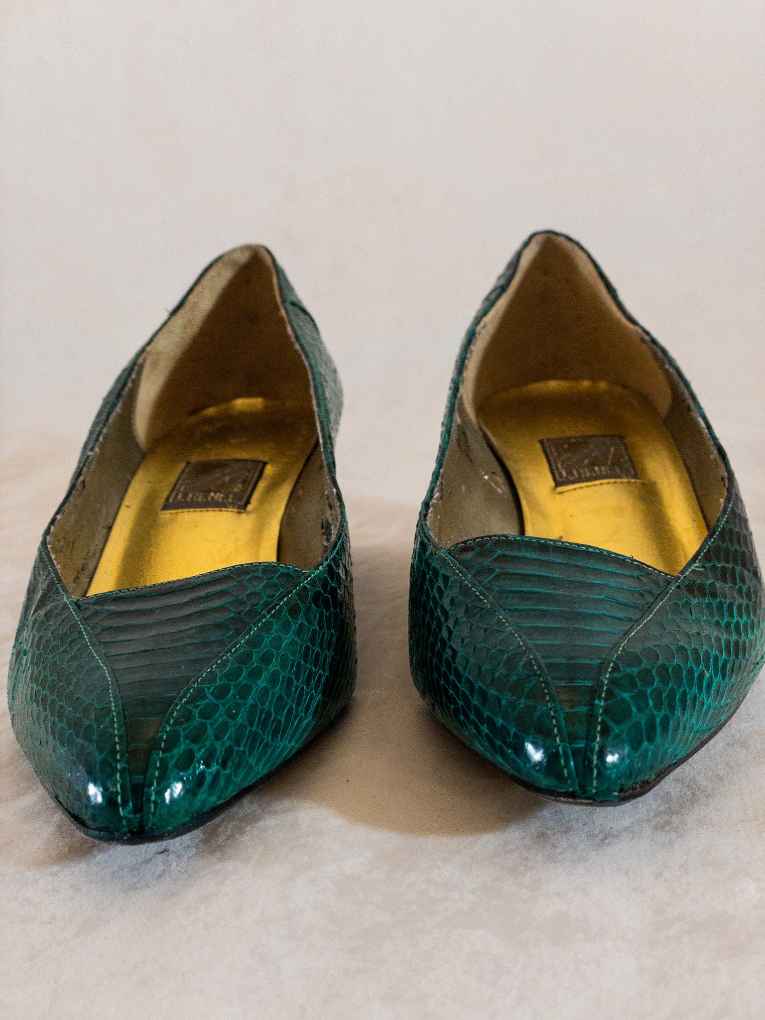 HAND MADE shoes Woven green leather with snake skin detailing. 60’s 70’s Vintage Green Snakeskin Wedge Shoe J. Renee - Etsy main image 3
