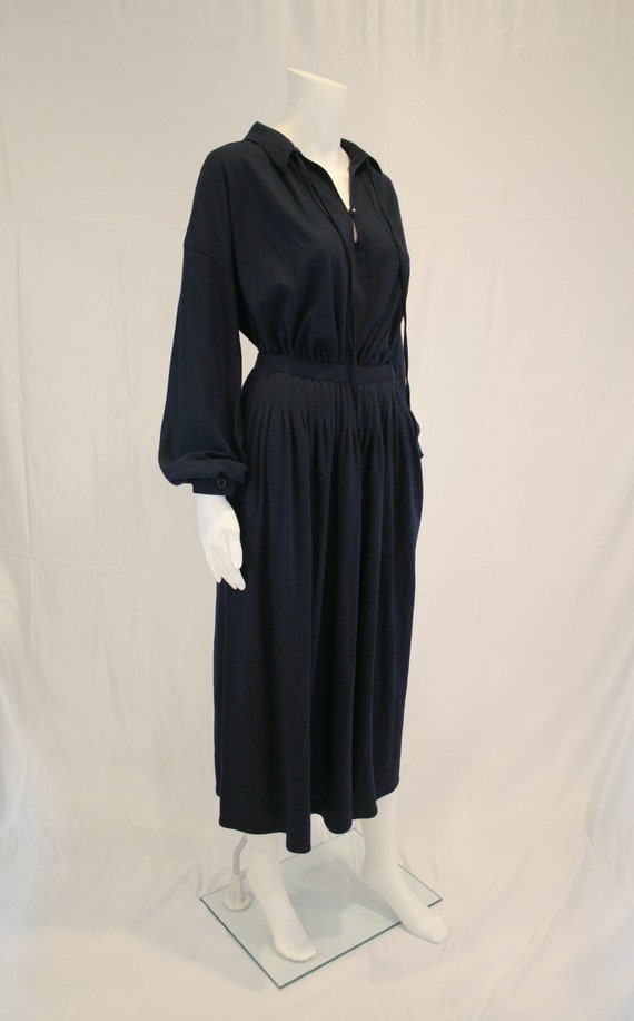 Vintage Neiman Marcus lightweight Wool Navy Skirt 