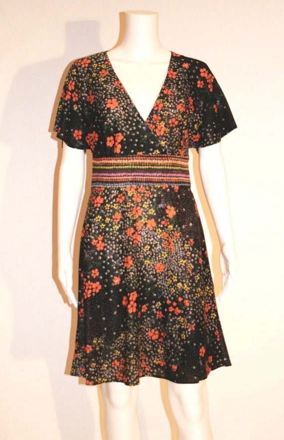 Vintage 1970's Vintage Flower Power Flutter Sleeve