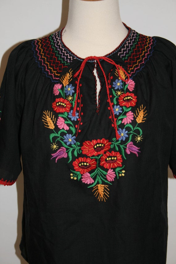 Vintage Mexican Embroidered Blouse - image 2