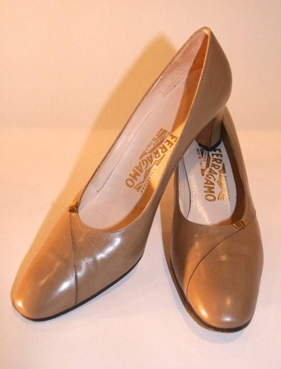 Vintage Salvatore Ferragamo Classic Pumps