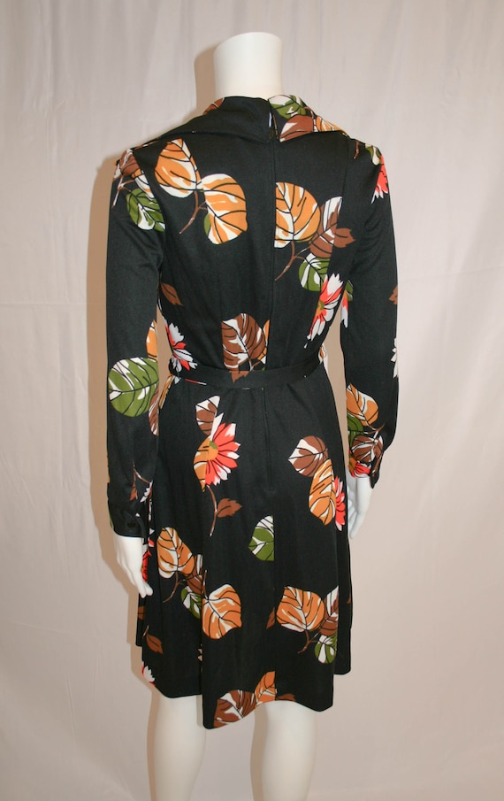 Vintage 1970s Black and Mod Leaf and Floral Patte… - image 5