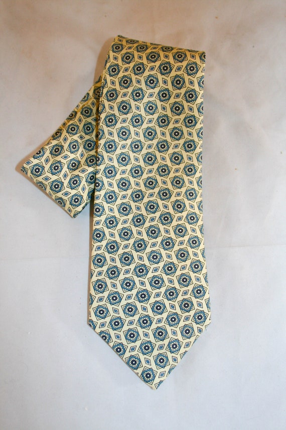 1980s Silk Necktie by Gant in Pale yellow with Bl… - image 1
