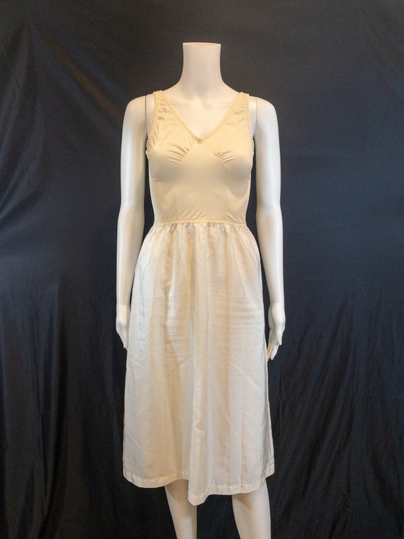 Vintage Olga Full Slip Size 36 Satin Skirt with St