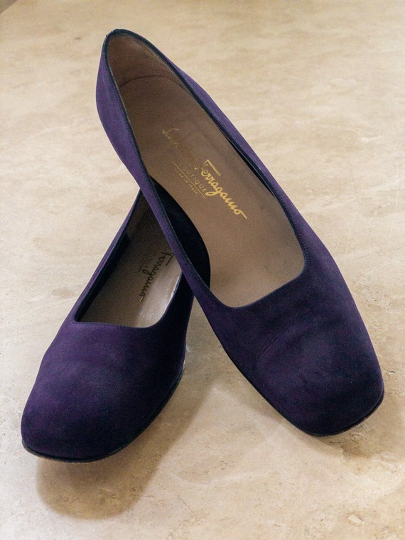 Vintage Salvatore Ferragamo Aubergine Suede Pump S