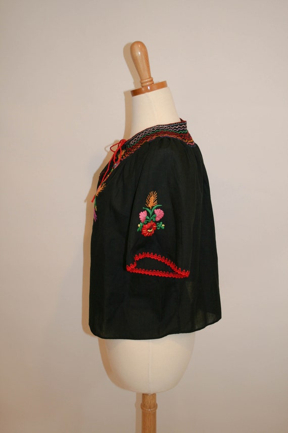 Vintage Mexican Embroidered Blouse - image 3