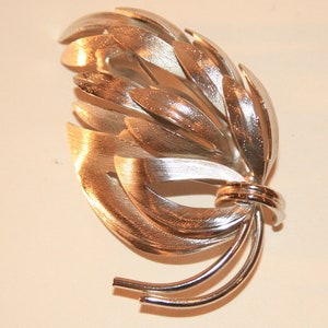 1970s Stylized Leaf Bouquet Pin/ Brooch