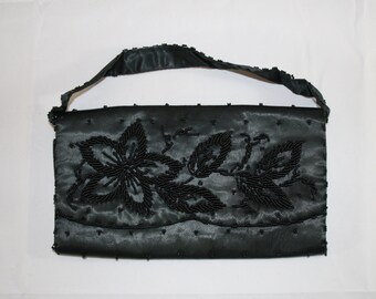 Bolso de mano vintage de satén negro con cuentas de los años 60