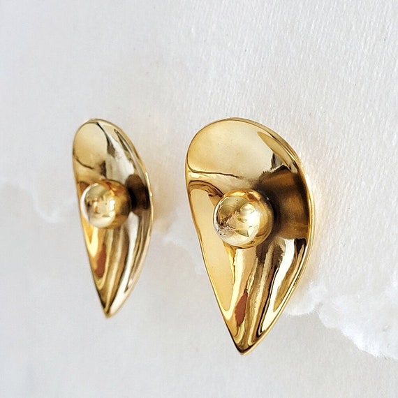 Gold stud outlet designer earrings