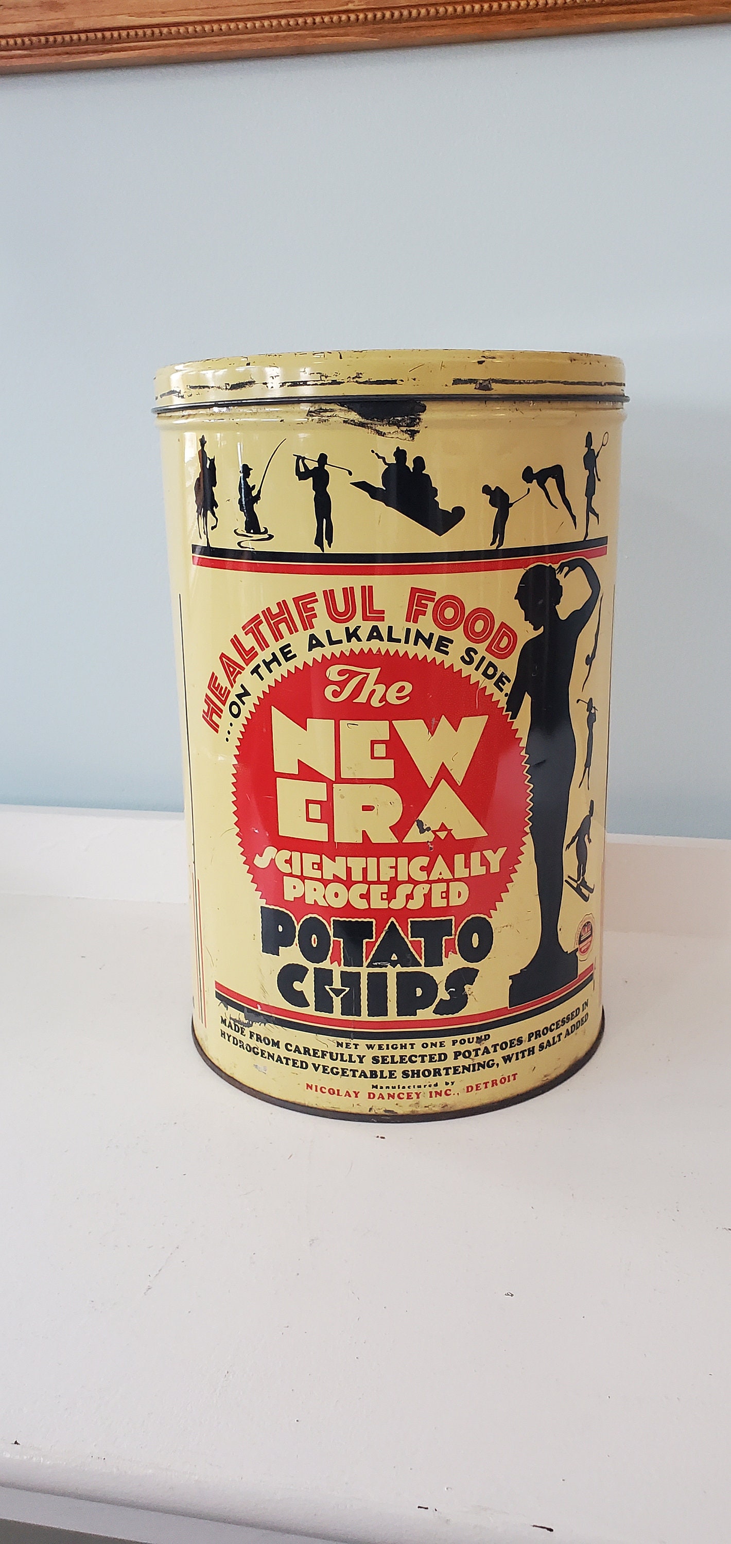 Vintage Advertising Tin - the New Era Potato Chips - Detroit