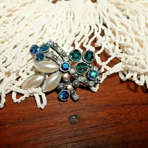 Vintage 1930 Pot Metal Brooch with Aqua and Clear Aurora Borealis and Faux Pearls