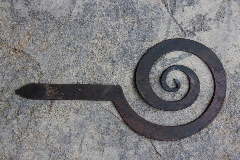 5.5 Alternate Spiral Garden Stake, Steel Garden decor, planter edge, Garden edging image 4