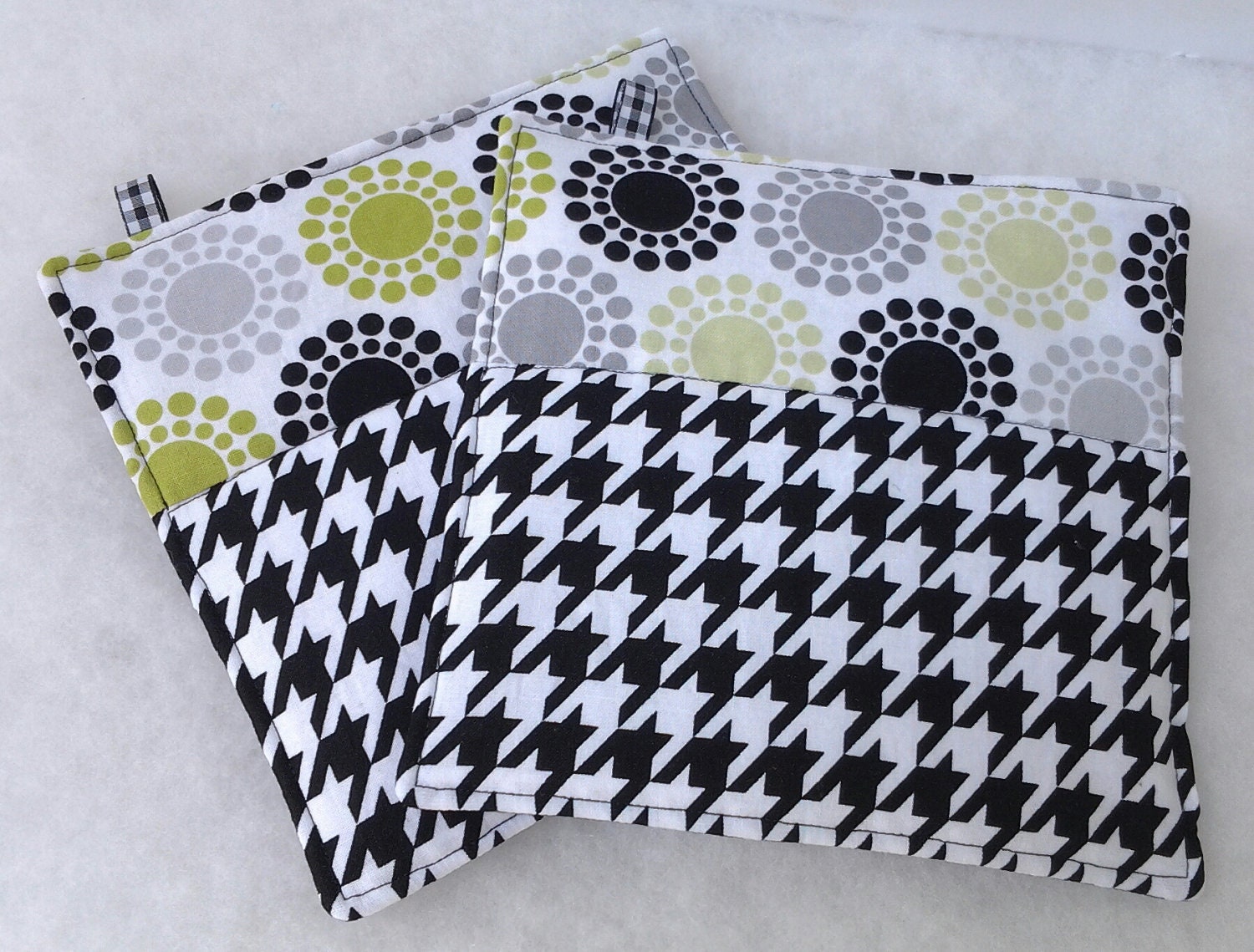 Modern Potholders in Houndstooth in Black and White with | Etsy