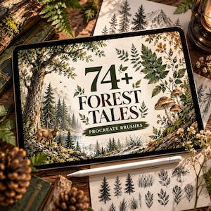 Könnte beinhalten: Ein digitaler Tablet-Bildschirm mit dem Text 74+ FOREST TALES PROCREATE BRUSHES, der eine detaillierte Waldillustration mit einem Hirsch, Tannen, einem See und Pilzen zeigt, begleitet von einem weißen Eingabestift auf einem Blatt mit Skizzen.