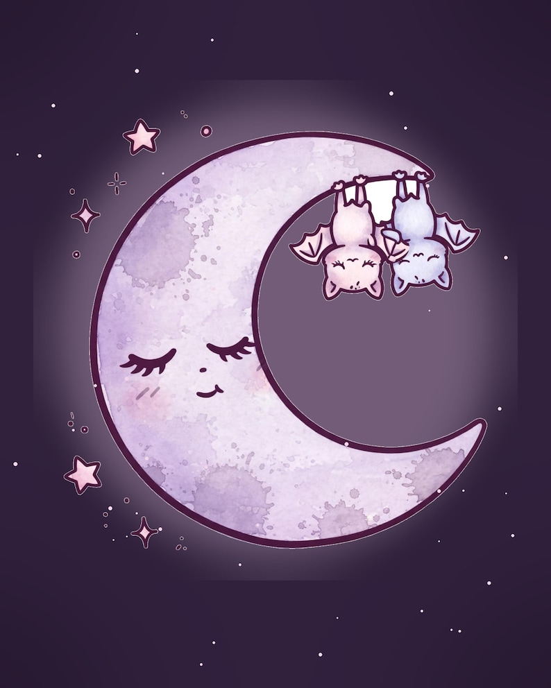 Puede incluir: Una ilustraci&oacute;n de una luna creciente morada con cara dormida, con dos peque&ntilde;os murci&eacute;lagos colgando de la curva superior, rodeada de varias estrellas de cuatro puntas de color rosa claro sobre un fondo morado oscuro.