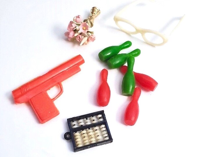 10 Pc. Miniature Prizes, 1960s Plastic Toy Lot, Hong Kong, Flowers