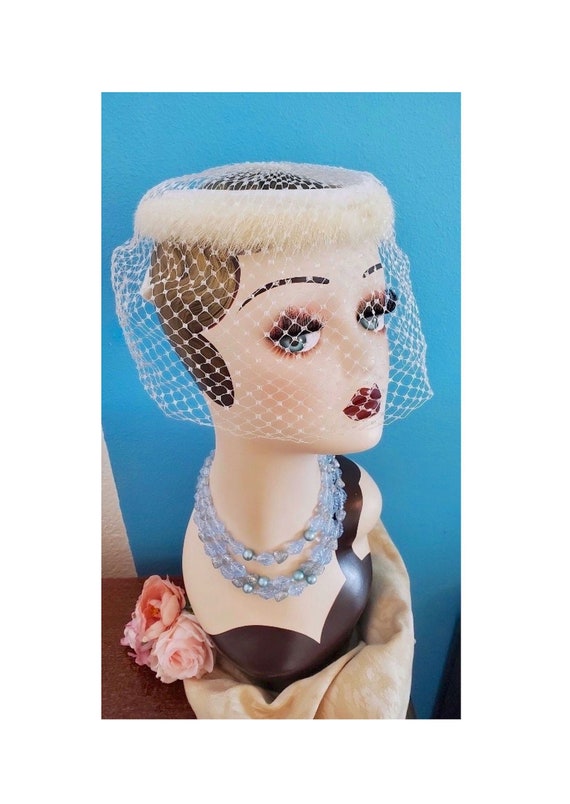 Velvet Ring Netted Hat, Vintage 1950s Off-White Op