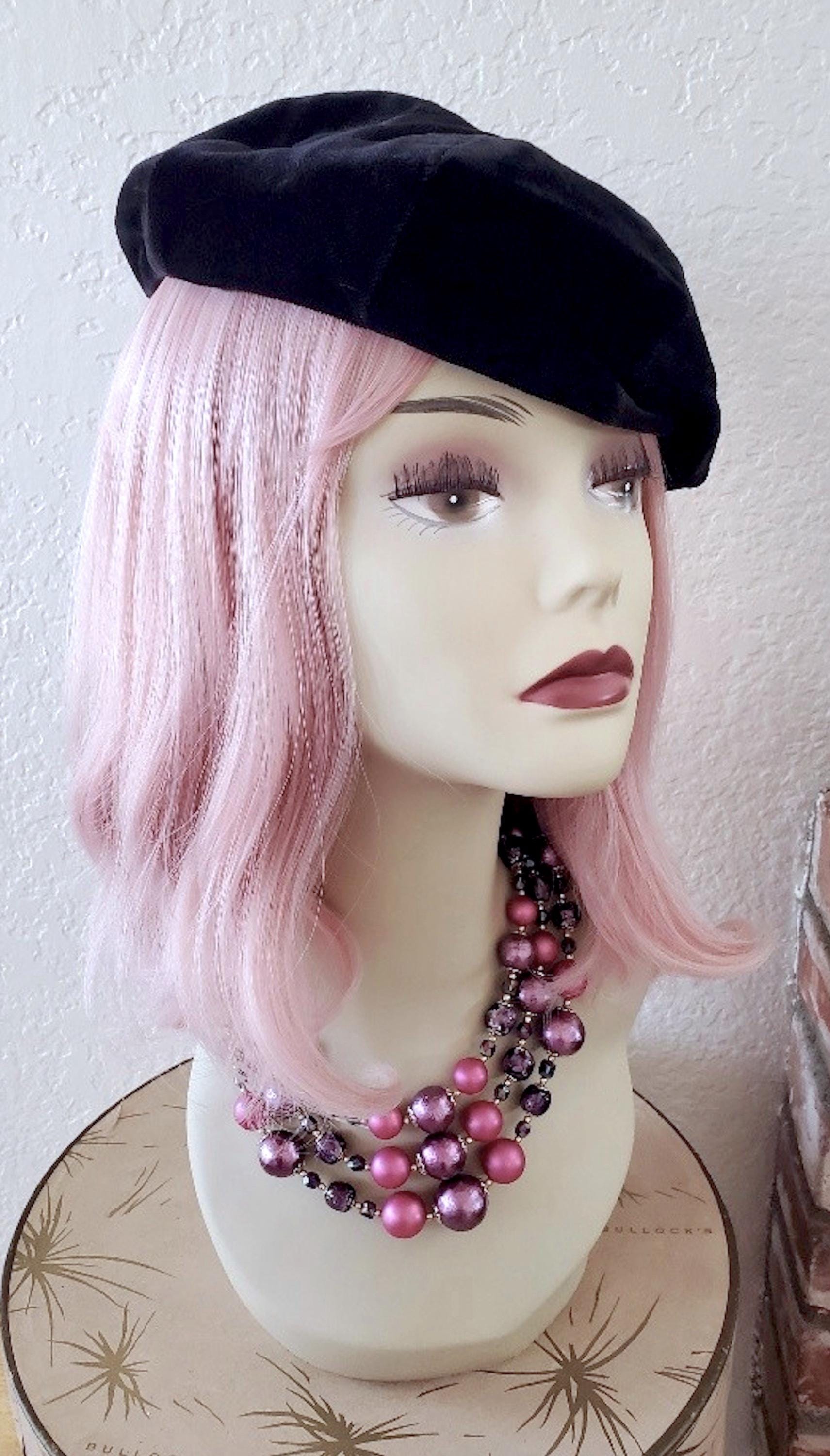 Black Velvet Beret Hat, Vintage 1940s 1950s Ladies Formal  display picture 3
