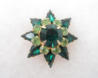 Broche vintage en forma de estrella con diamantes de imitación de cristal verde, 3,2 cm de ancho.