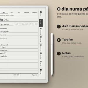 Puede incluir: Una interfaz de planificador digital mostrada en la pantalla de una tableta con un l&aacute;piz &oacute;ptico blanco al lado. La pantalla muestra una lista de tareas diarias con secciones para prioridades, tareas y notas, incluyendo el texto O dia numa p&aacute;gina.