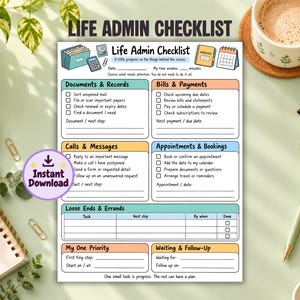 Puede incluir: Una página de planificador imprimible Life Admin Checklist que incluye secciones para Documents & Records, Bills & Payments, Calls & Messages, Appointments & Bookings, Loose Ends & Errands, My One Priority y Waiting & Follow-Up con casillas de verificación.