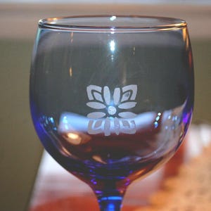 Blue Wine Glass with Glass Etching Flower Design