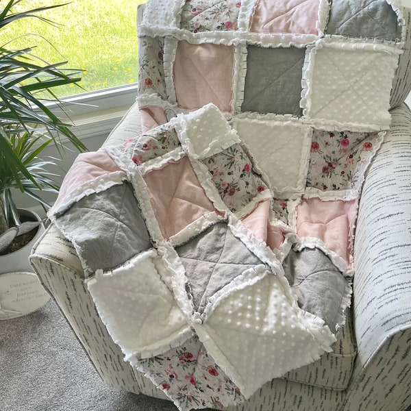 Linen floral rag quilt -rag quilt -modern rag quilt