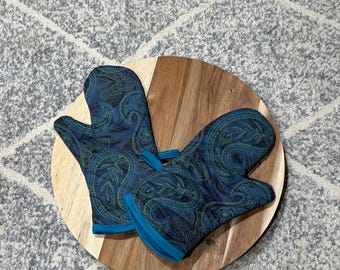 Handmade quilted oven mitt set of two-shades of blue-bridal shower gift-housewarming gift-wedding gift-blue kitchen accessories-kitchen gift