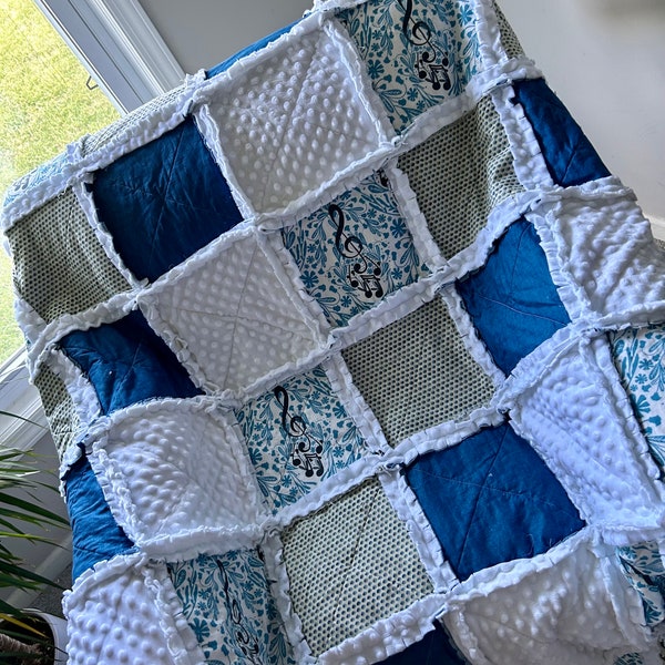 Chic rag quilt -Floral music rag quilt- rag quilt -throw quilt-baby quilt-blue floral rag quilt-farm house rag quilt