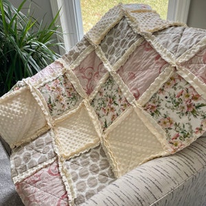 Chic rag quilt -Floral rag quilt- rag quilt -throw quilt-baby quilt