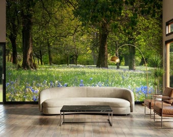 Fototapete „Wildblumenwiese“, selbstklebende Tapete „Glockenblumenwald“, abnehmbare Tapete „Grüner Frühlingswald“.