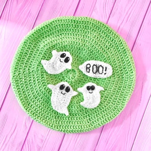 Spooky Squad Beret, Custom Colour Crochet Hat, Halloween Ghost Beret, Pastel Goth Womens Hat, Creepy Cute Girls Knit Hat, Kawaii Fashion