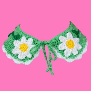 Daisy Chain Crocheted Collar, Cottagecore Floral Peter Pan Collar, Pastel Green Kawaii Removable Collar, Womens Scallop Trim Faux Collar