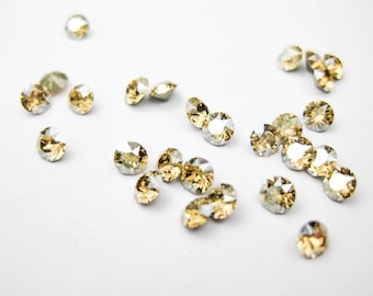 451155 *** 100 strass anciens fond conique mix dimensions: 3,10+3,8mm